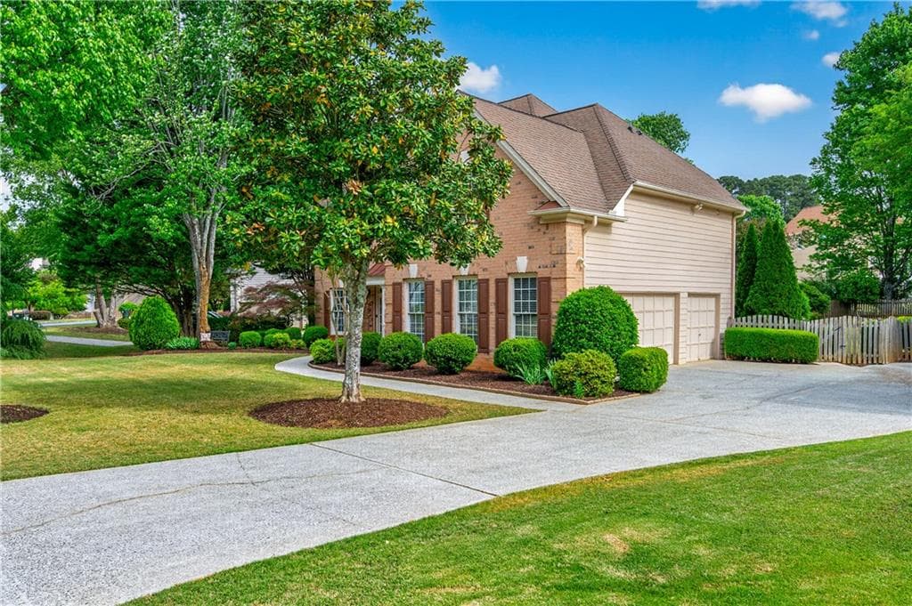 4 bedroom, 4 bathroom, 2,699 sq ft single family residence for sale at 920 Whitetail Court, Alpharetta, GA 30005 — photo 3
