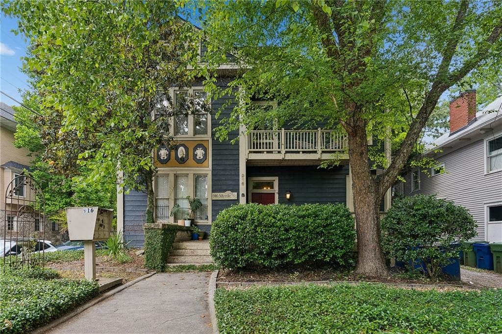1 bedroom, 1 bathroom condominium sold at 916 Myrtle Street 2, Atlanta, GA 30309