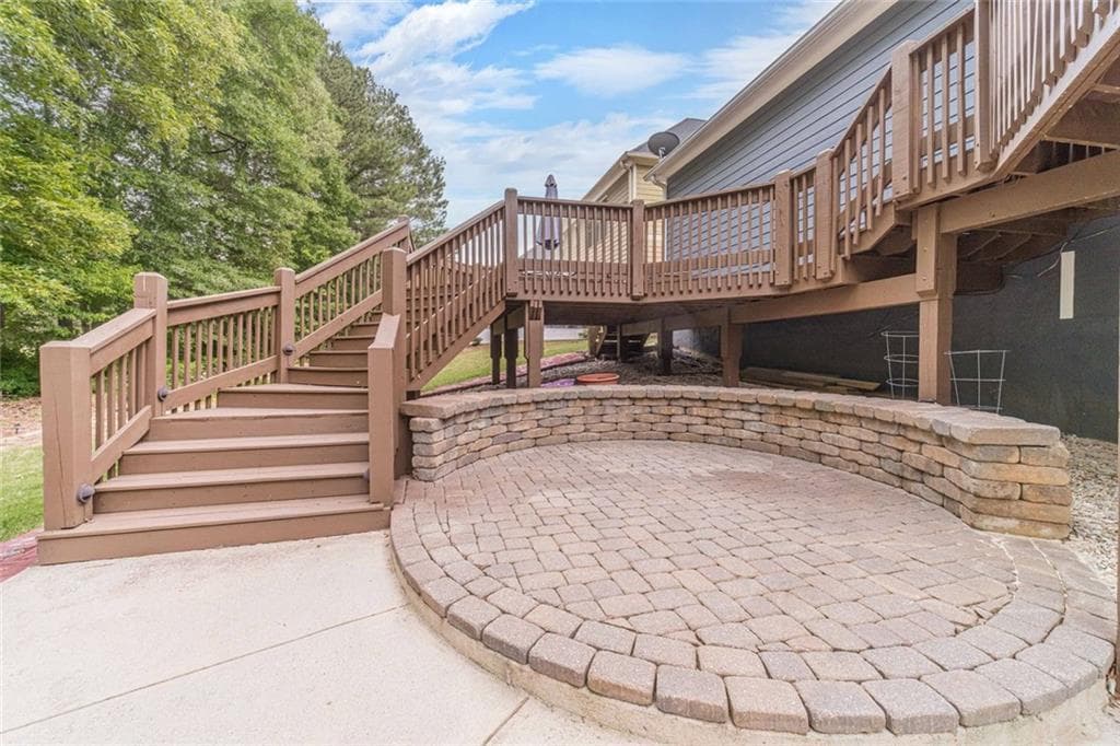 5 bedroom, 5 bathroom, 5,774 sq ft single family residence for sale at 500 Warm Springs Court, Loganville, GA 30052 — photo 2