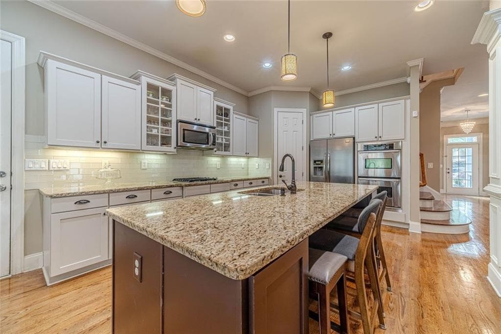 5 bedroom, 5 bathroom, 5,774 sq ft single family residence for sale at 500 Warm Springs Court, Loganville, GA 30052 — photo 3