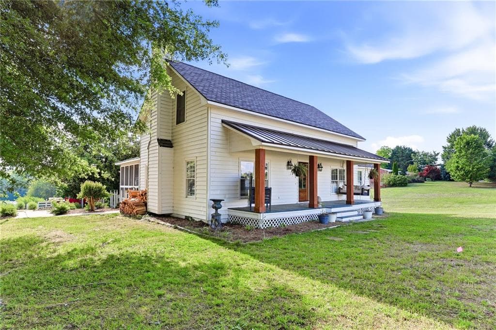 3 bedroom, 3 bathroom, 2,664 sq ft single family residence for sale at 4703 Mount Vernon Road, Gainesville, GA 30501