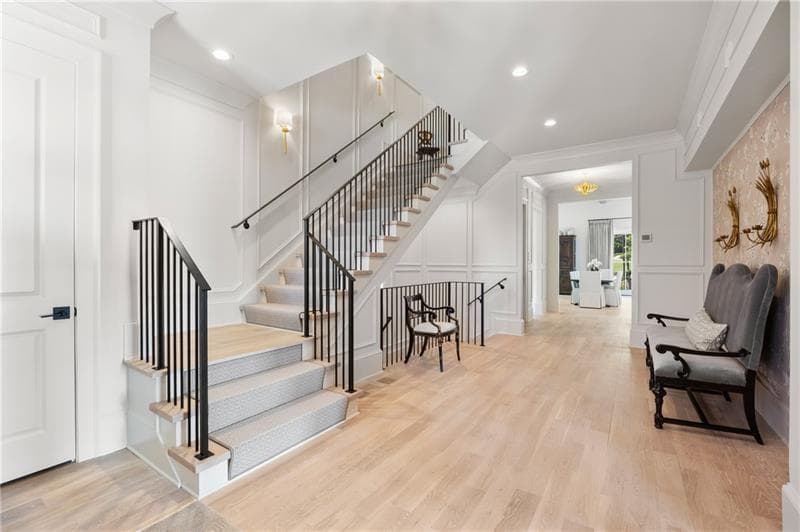 6 bedroom, 8 bathroom, 7,200 sq ft single family residence under contract at 3940 Cottage Park Court, Alpharetta, GA 30004 — photo 3