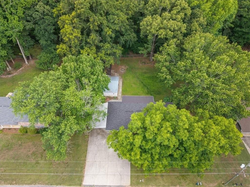3 bedroom, 2 bathroom, 1,912 sq ft single family residence under contract at 2678 S Lakeview Drive, Conyers, GA 30094 — photo 5