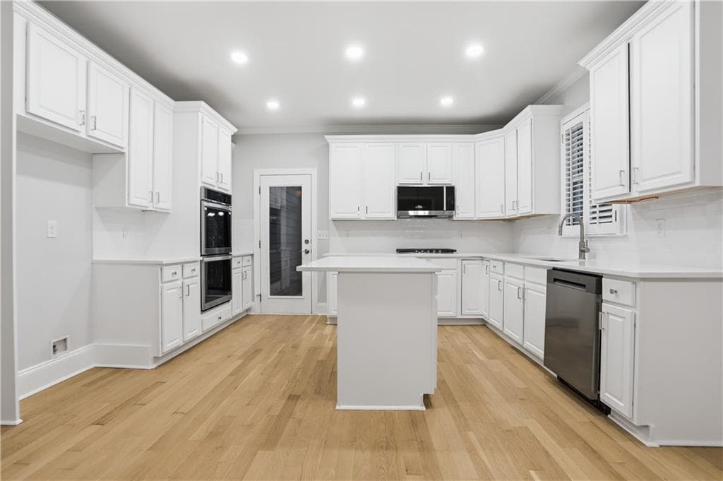 4 bedroom, 4 bathroom, 4,221 sq ft single family residence for sale at 5228 Yellowtail Lane, Kennesaw, GA 30152 — photo 2