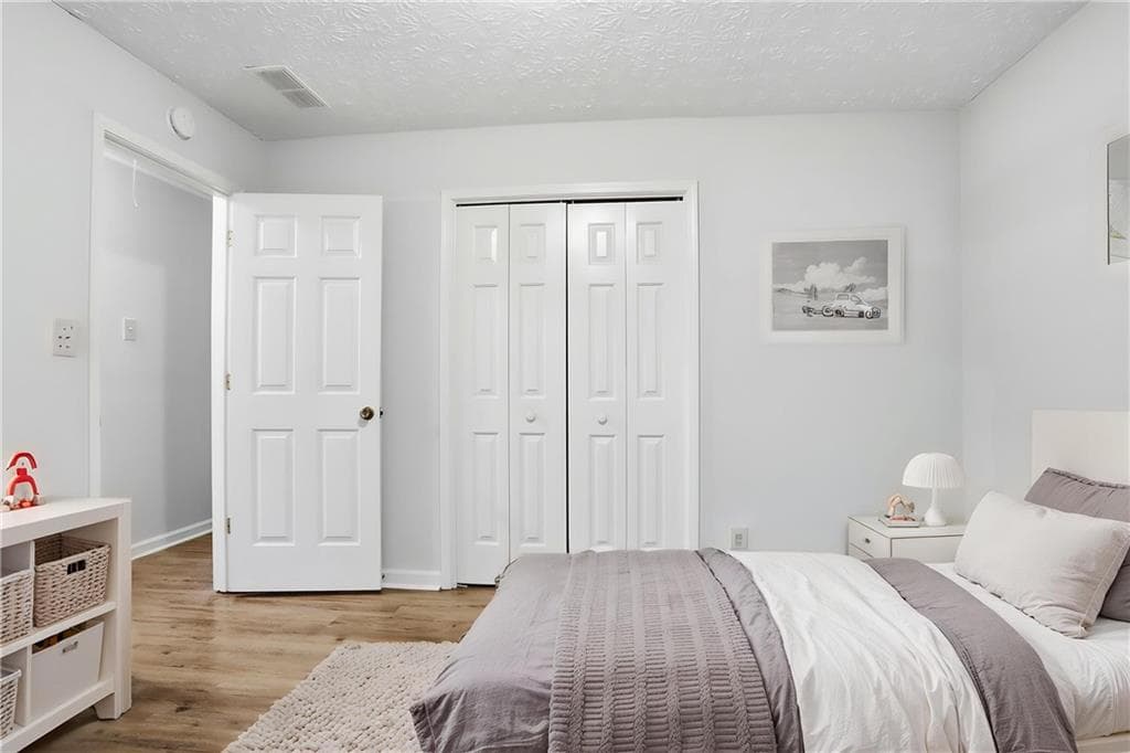 4 bedroom, 3 bathroom, 2,360 sq ft single family residence for sale at 105 Woodsong Court, Fayetteville, GA 30214 — photo 5