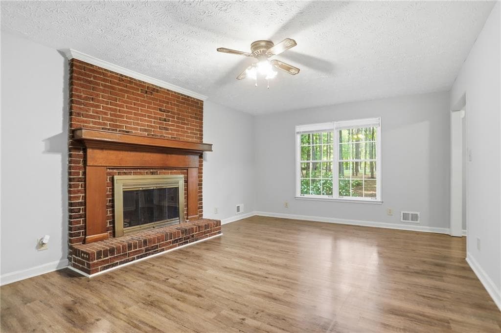 4 bedroom, 3 bathroom, 2,360 sq ft single family residence for sale at 105 Woodsong Court, Fayetteville, GA 30214 — photo 9