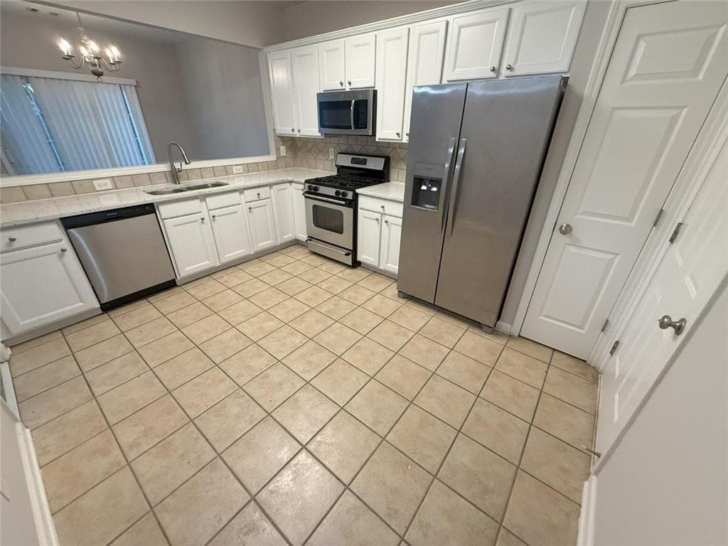 3 bedroom, 3 bathroom, 1,750 sq ft townhouse for rent at 13340 Marrywood Court, Alpharetta, GA 30004 for $2,450 a month — photo 2