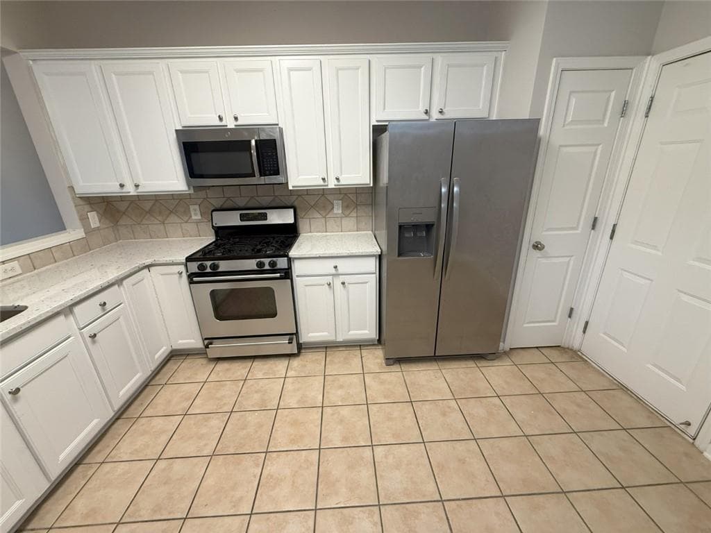 3 bedroom, 3 bathroom, 1,750 sq ft townhouse for rent at 13340 Marrywood Court, Alpharetta, GA 30004 for $2,450 a month — photo 3