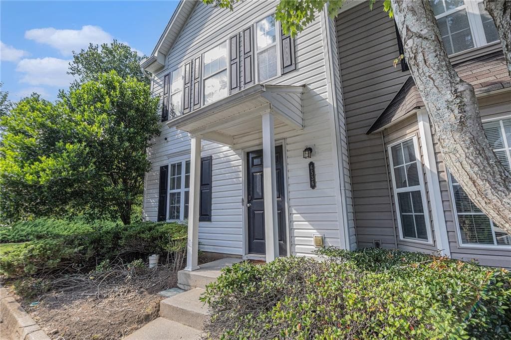 3 bedroom, 3 bathroom, 1,404 sq ft condominium for sale at 6536 Arbor Gate Drive 2, Mableton, GA 30126 — photo 1 of 27