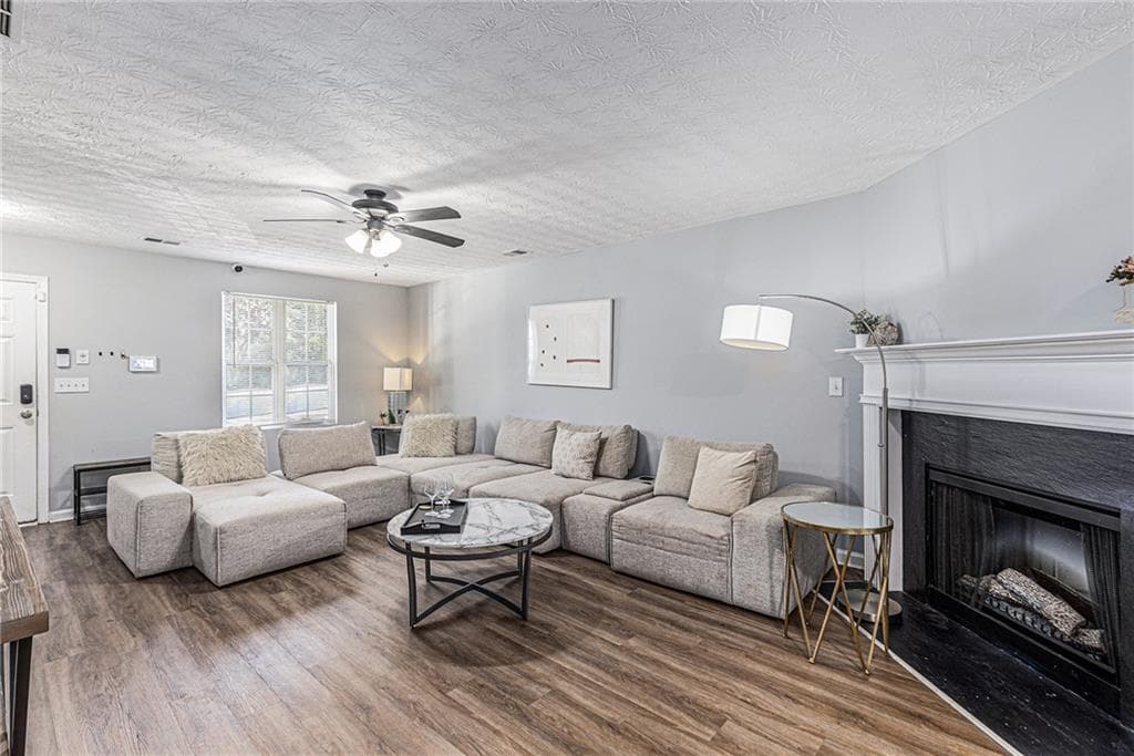3 bedroom, 3 bathroom, 1,404 sq ft condominium for sale at 6536 Arbor Gate Drive 2, Mableton, GA 30126 — photo 5