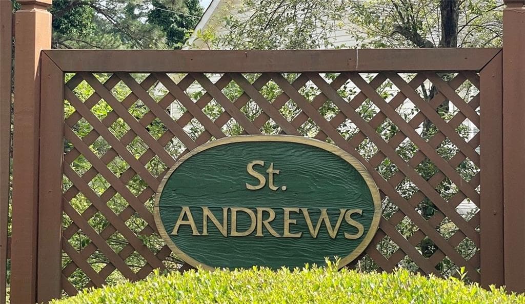 5 bedroom, 3 bathroom, 2,391 sq ft single family residence under contract at 3120 Saint Andrews Circle, Duluth, GA 30096 — photo 3