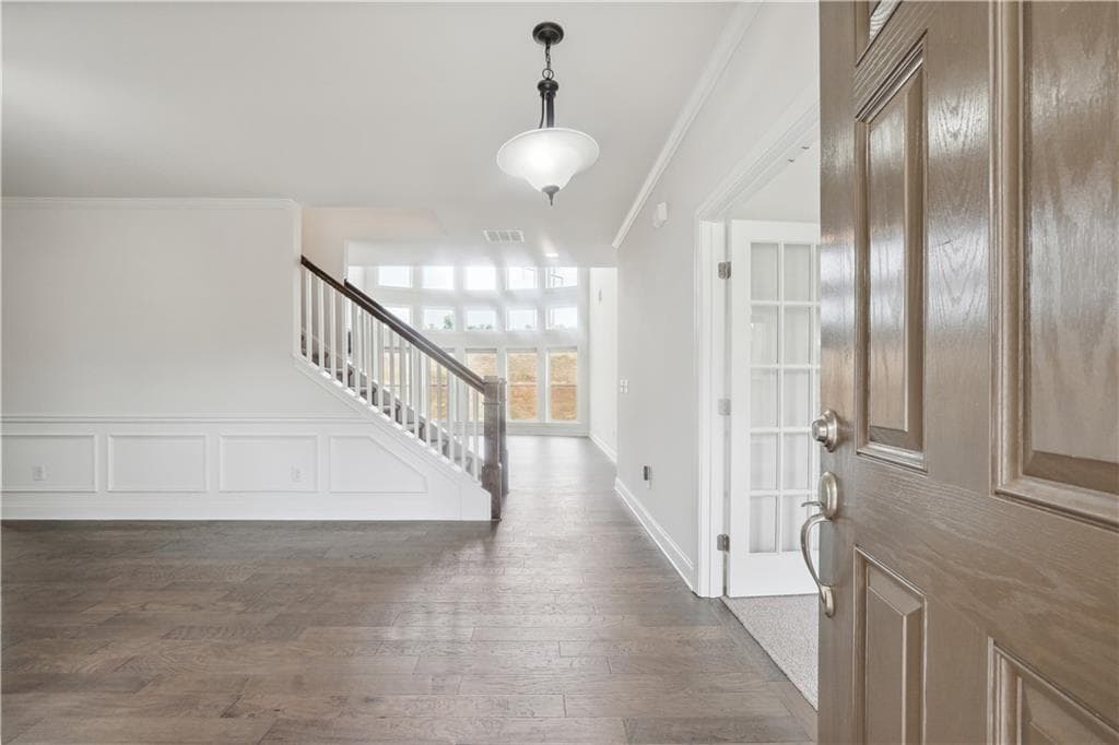 5 bedroom, 5 bathroom, 3,645 sq ft single family residence under contract at 4055 Starwood Drive, Cumming, GA 30028 — photo 5