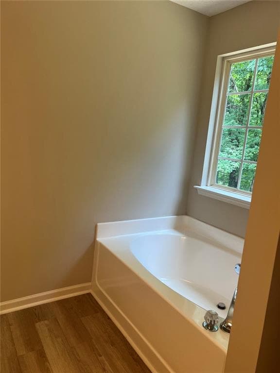 4 bedroom, 3 bathroom, 2,024 sq ft single family residence for sale at 4622 Middleboro Lane, Gainesville, GA 30506 — photo 8