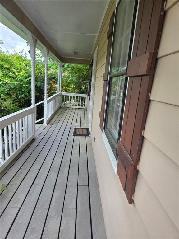 3 bedroom, 2 bathroom, 1,170 sq ft single family residence for sale at 587 Seneca Court, Conyers, GA 30094 — photo 2