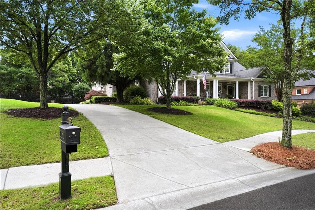 6 bedroom, 6 bathroom, 6,866 sq ft single family residence for sale at 2585 Shumard Oak Drive, Braselton, GA 30517 — photo 8