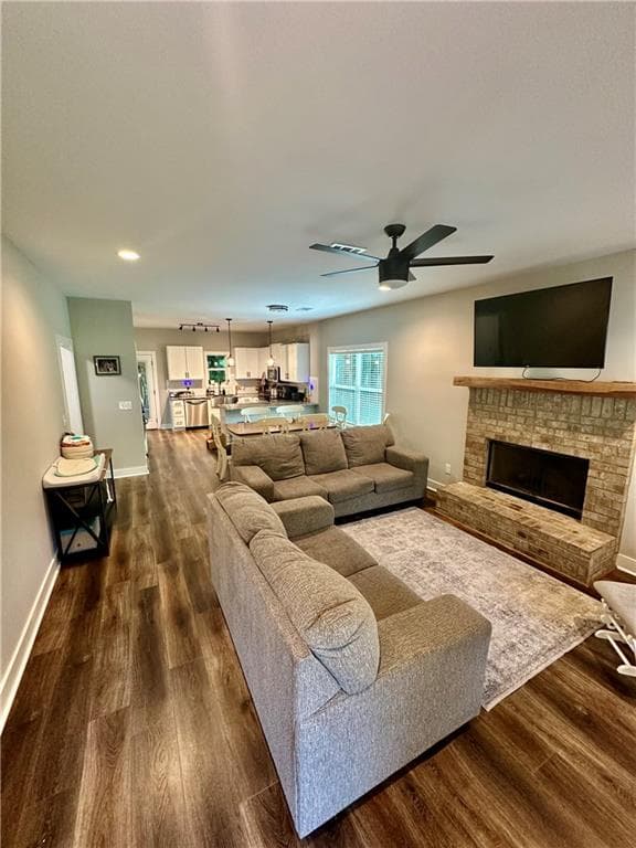 4 bedroom, 3 bathroom, 1,960 sq ft single family residence for sale at 815 Poplar Street, Monticello, GA 31064 — photo 3