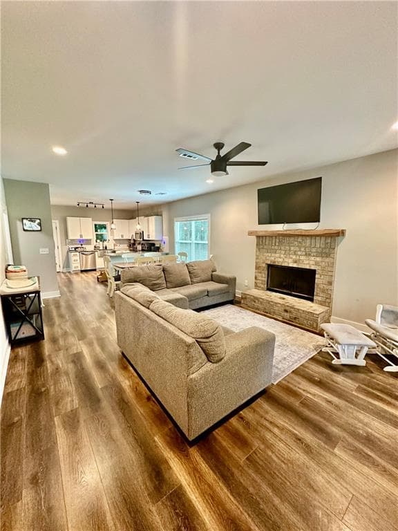 4 bedroom, 3 bathroom, 1,960 sq ft single family residence for sale at 815 Poplar Street, Monticello, GA 31064 — photo 5