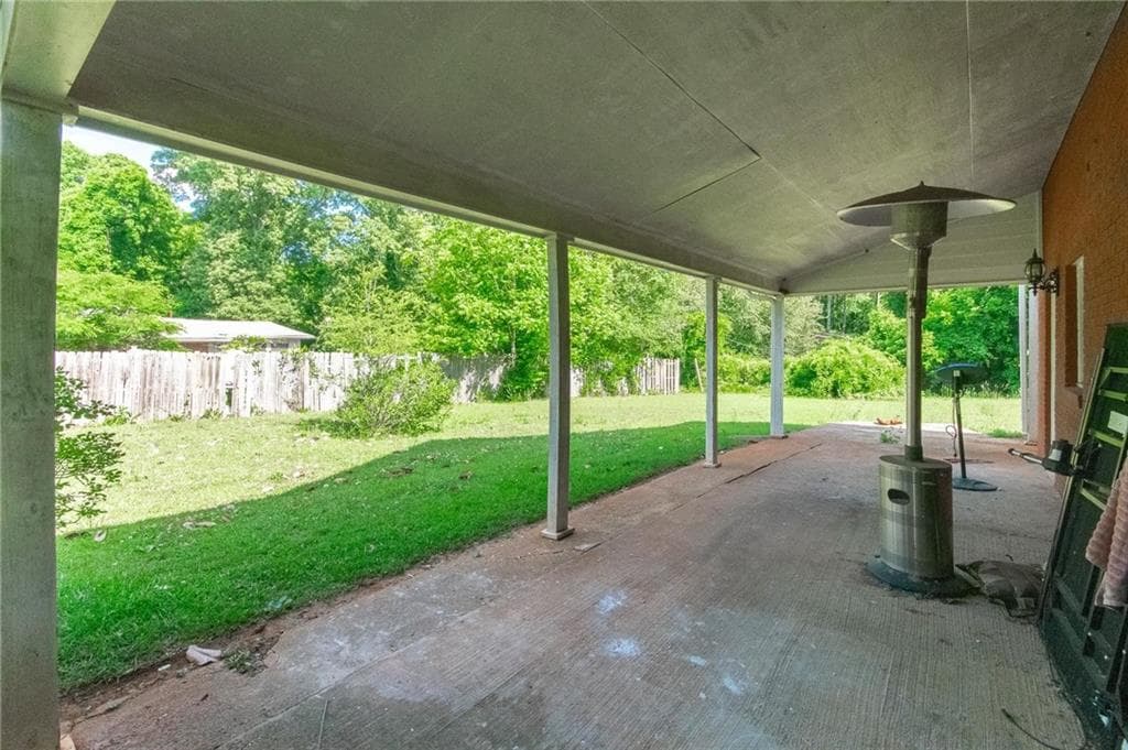 5 bedroom, 3 bathroom, 3,932 sq ft single family residence for sale at 6980 Rivertown Road, Fairburn, GA 30213 — photo 8