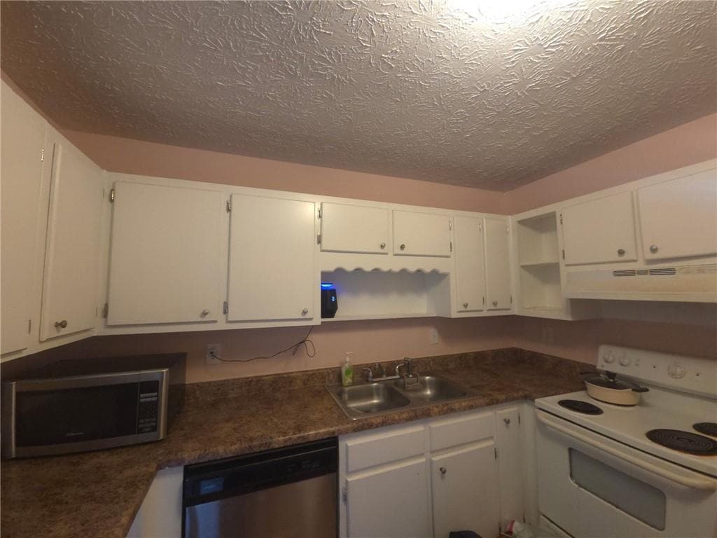 3 bedroom, 2 bathroom, 1,170 sq ft single family residence for sale at 587 Seneca Court, Conyers, GA 30094 — photo 7