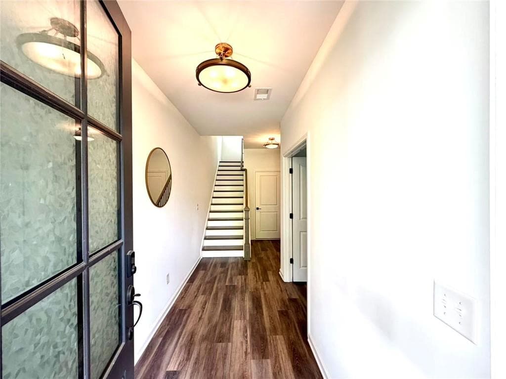 3 bedroom, 4 bathroom, 1,970 sq ft single family residence under contract at 4399 Gillon Circle, Atlanta, GA 30339 — photo 4
