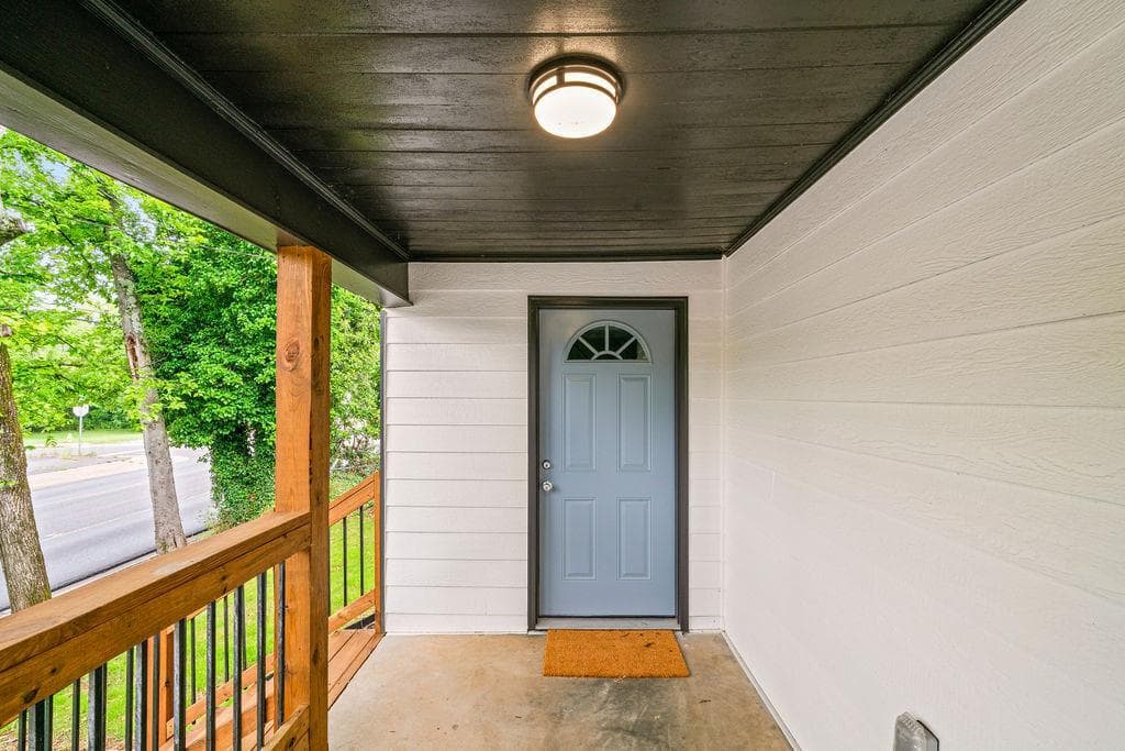 3 bedroom, 2 bathroom, 1,260 sq ft single family residence for sale at 1409 Maple Avenue, Rome, GA 30161 — photo 3