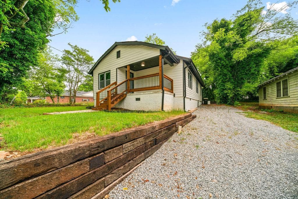 3 bedroom, 2 bathroom, 1,260 sq ft single family residence for sale at 1409 Maple Avenue, Rome, GA 30161 — photo 4