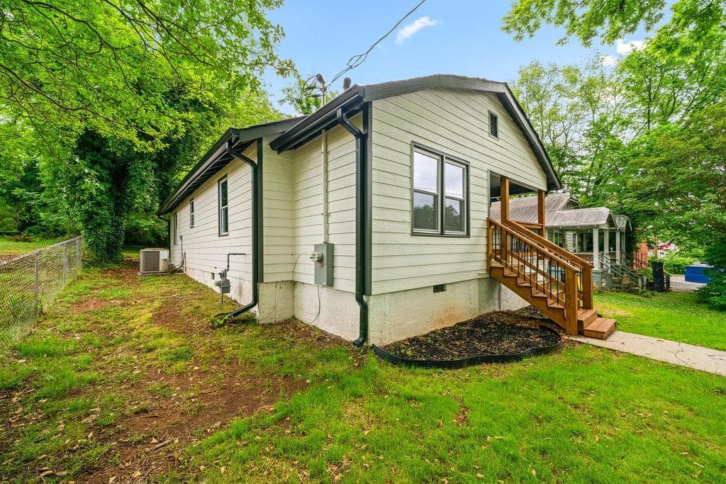 3 bedroom, 2 bathroom, 1,260 sq ft single family residence for sale at 1409 Maple Avenue, Rome, GA 30161 — photo 8
