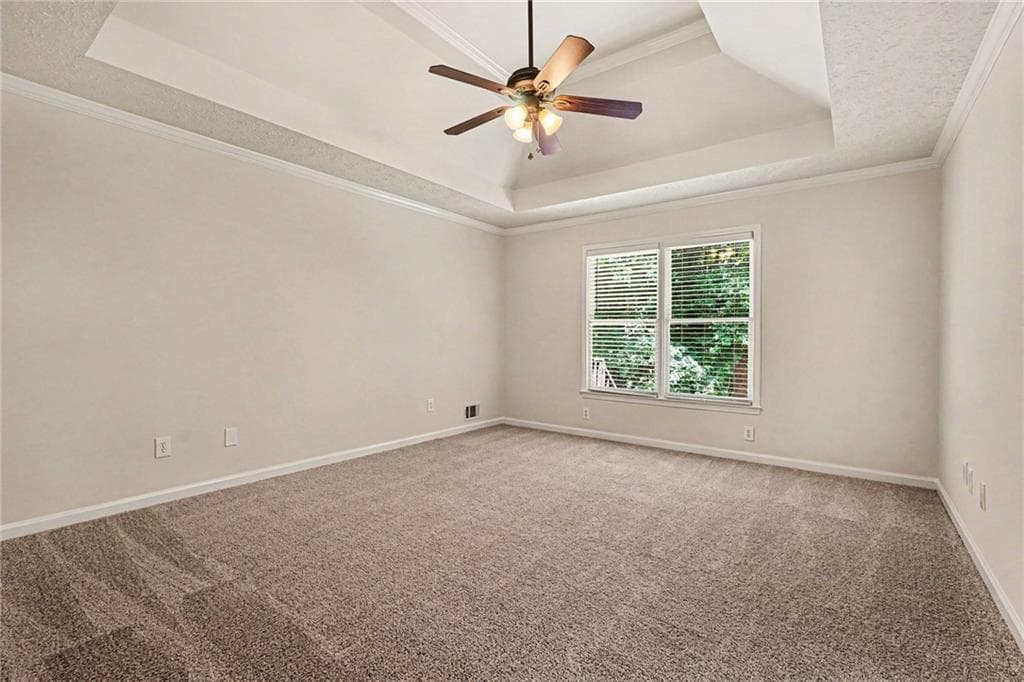 4 bedroom, 3 bathroom, 4,154 sq ft single family residence under contract at 977 Sunny Glenn Court, Lawrenceville, GA 30043 — photo 4