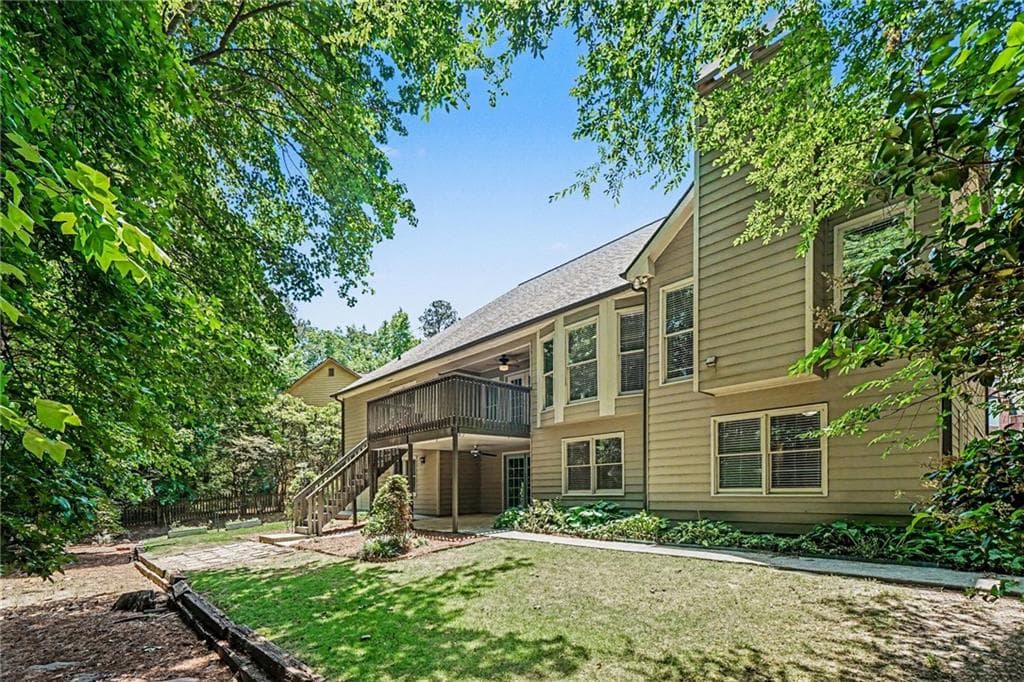 4 bedroom, 3 bathroom, 4,154 sq ft single family residence under contract at 977 Sunny Glenn Court, Lawrenceville, GA 30043 — photo 5
