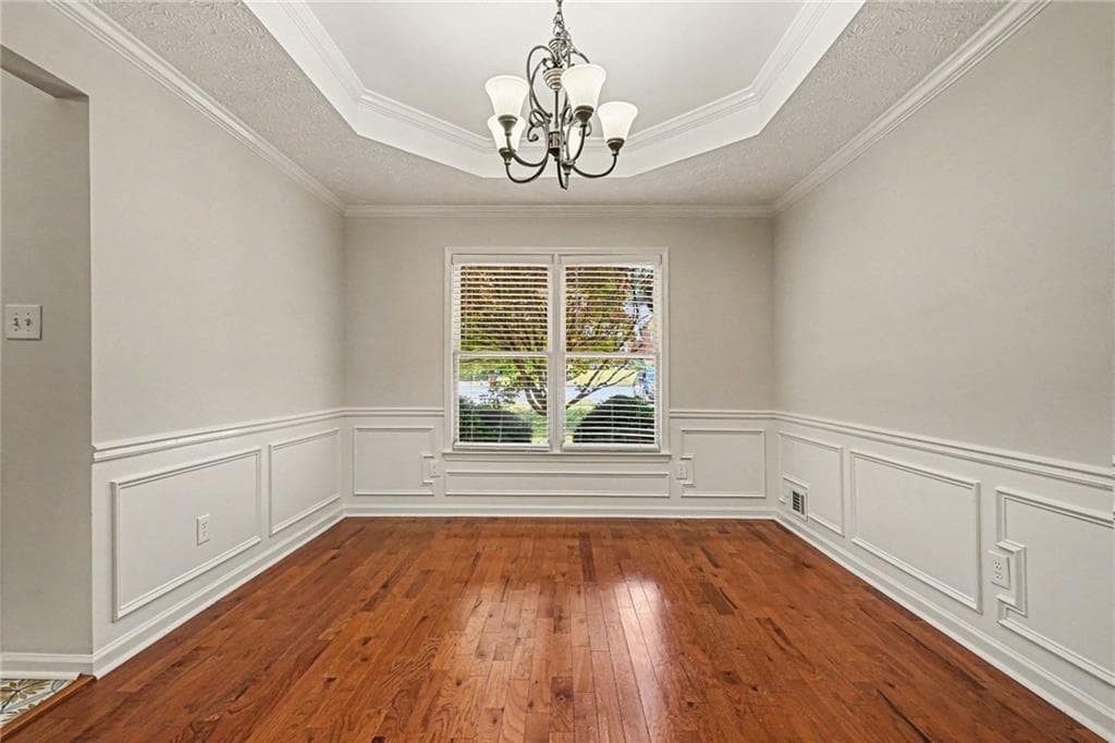 4 bedroom, 3 bathroom, 4,154 sq ft single family residence under contract at 977 Sunny Glenn Court, Lawrenceville, GA 30043 — photo 8