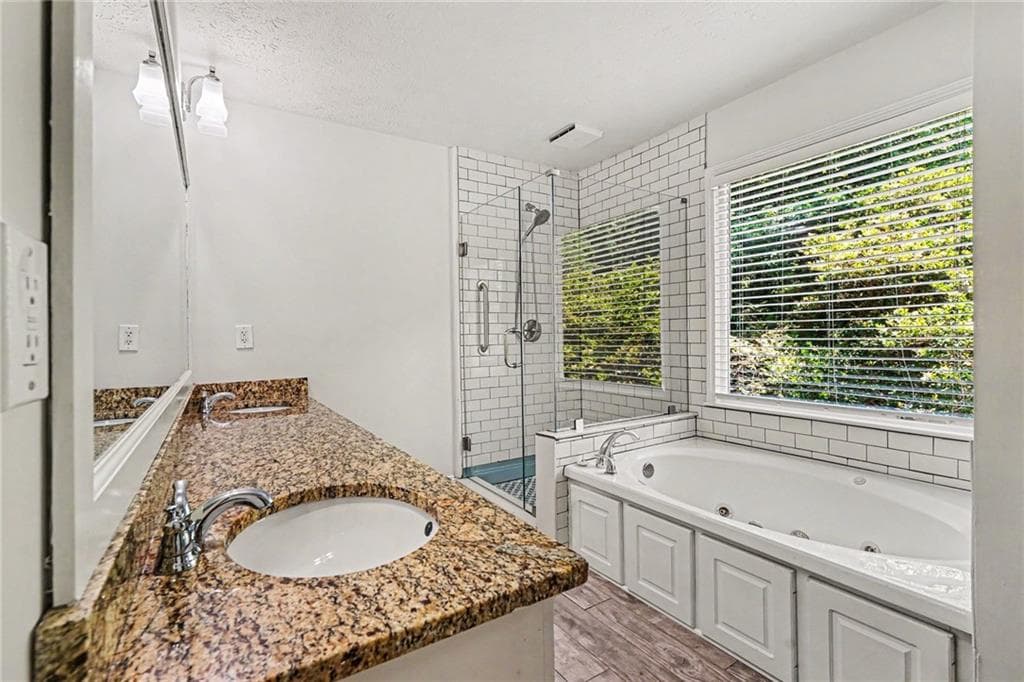 4 bedroom, 3 bathroom, 4,154 sq ft single family residence under contract at 977 Sunny Glenn Court, Lawrenceville, GA 30043 — photo 6