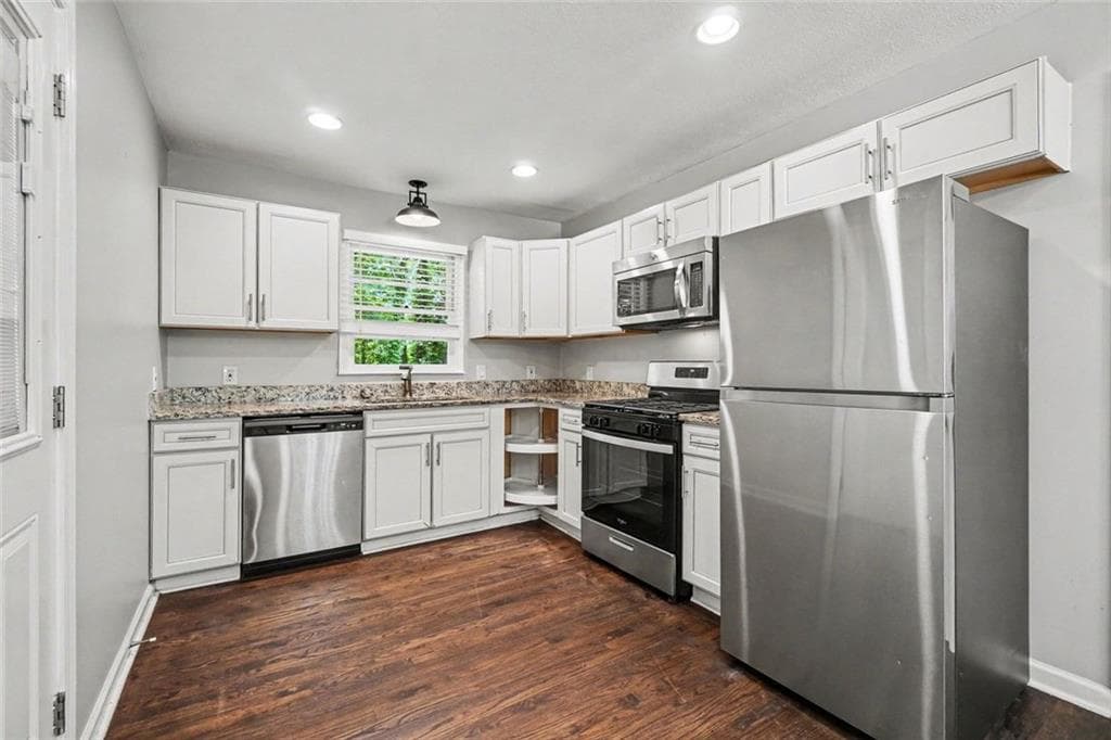 3 bedroom, 2 bathroom, 1,066 sq ft single family residence for sale at 1140 Vonda Lane, Mableton, GA 30126 — photo 6