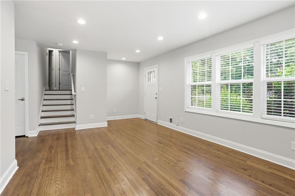 3 bedroom, 3 bathroom, 1,670 sq ft single family residence for sale at 2590 Mcglynn Drive, Decatur, GA 30034 — photo 4
