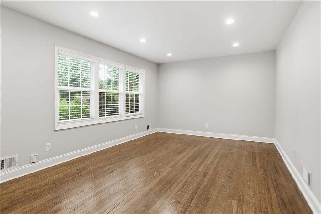 3 bedroom, 3 bathroom, 1,670 sq ft single family residence for sale at 2590 Mcglynn Drive, Decatur, GA 30034 — photo 5