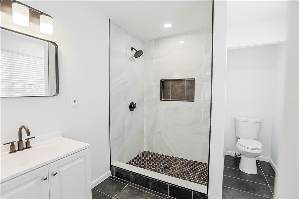 3 bedroom, 2 bathroom, 1,335 sq ft single family residence under contract at 252 Whitworth Drive, Atlanta, GA 30331 — photo 9