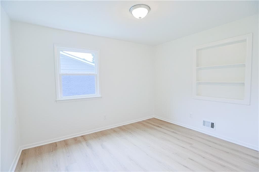 3 bedroom, 2 bathroom, 1,335 sq ft single family residence under contract at 252 Whitworth Drive, Atlanta, GA 30331 — photo 10
