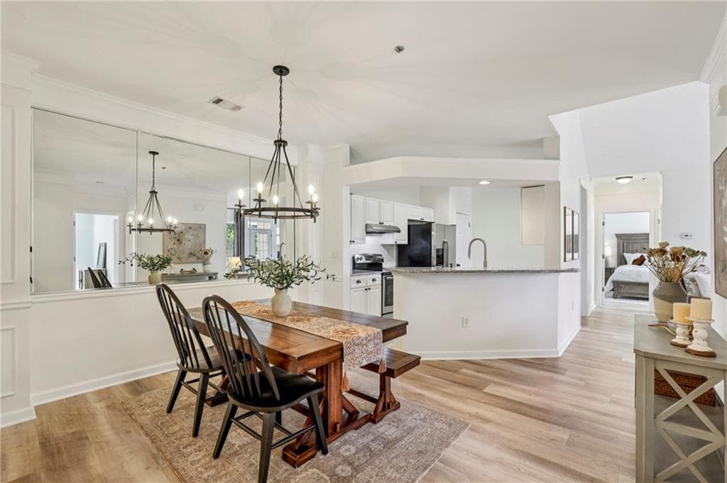 2 bedroom, 2 bathroom, 1,321 sq ft condominium for sale at 436 Pembrooke Circle 436, Alpharetta, GA 30004 — photo 2