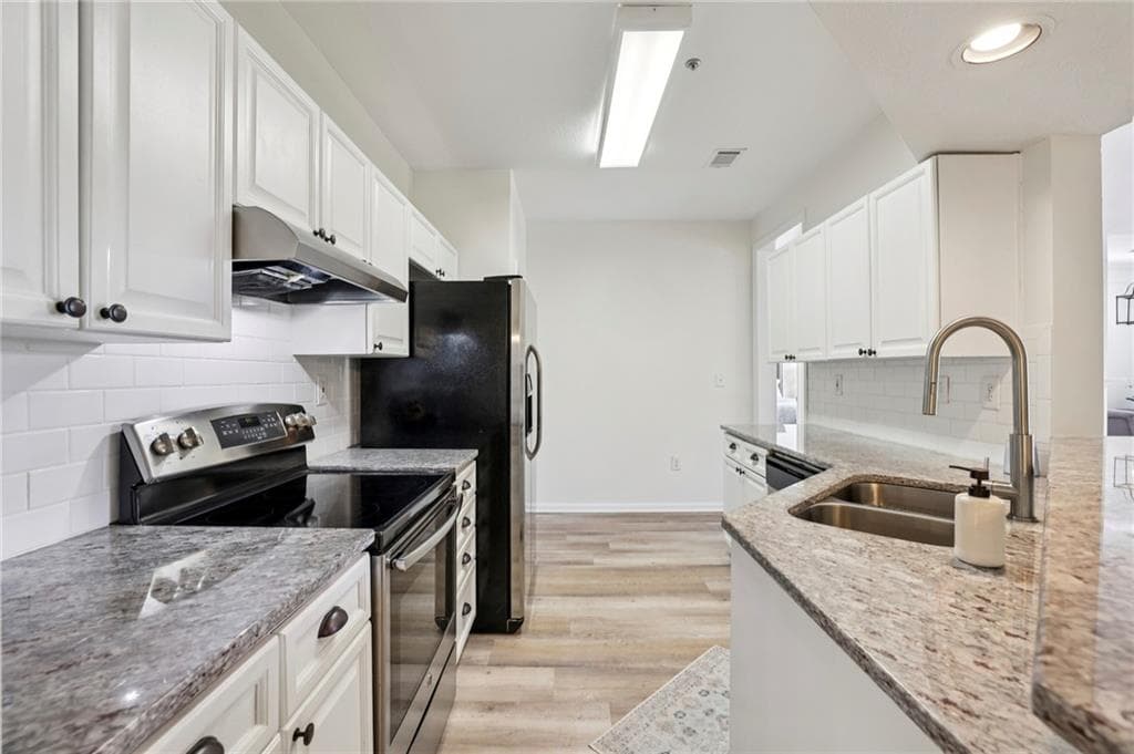 2 bedroom, 2 bathroom, 1,321 sq ft condominium for sale at 436 Pembrooke Circle 436, Alpharetta, GA 30004 — photo 5