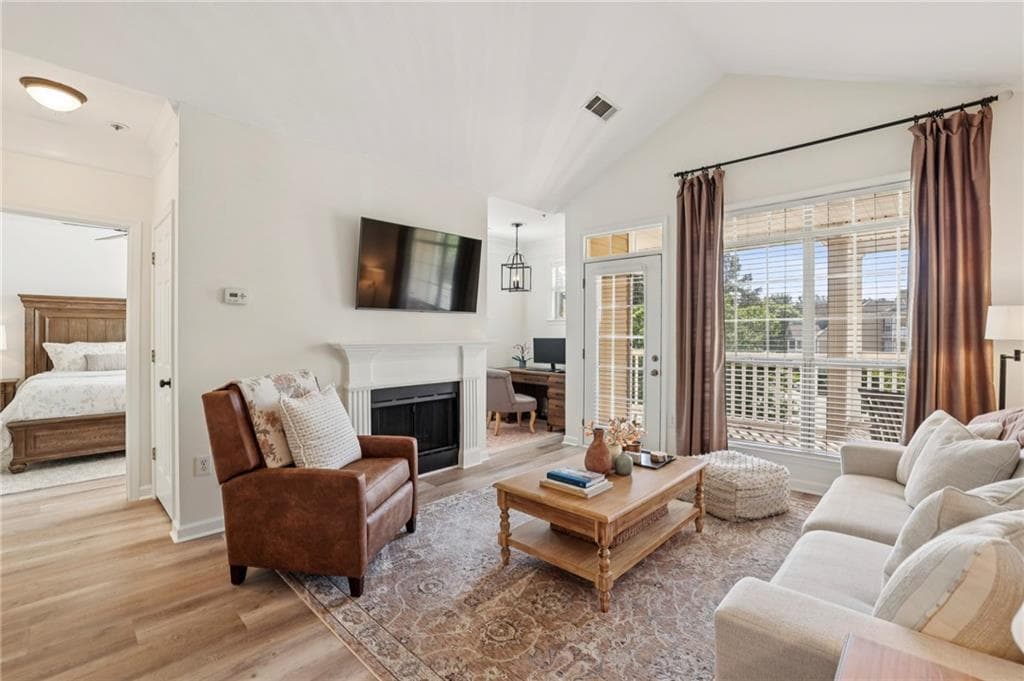 2 bedroom, 2 bathroom, 1,321 sq ft condominium for sale at 436 Pembrooke Circle 436, Alpharetta, GA 30004 — photo 9