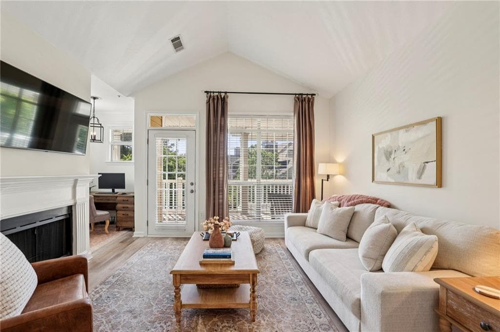 2 bedroom, 2 bathroom, 1,321 sq ft condominium for sale at 436 Pembrooke Circle 436, Alpharetta, GA 30004 — photo 10