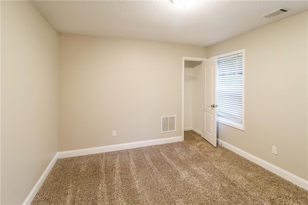 4 bedroom, 3 bathroom, 2,471 sq ft single family residence for rent at 1926 Paynes Point, Winder, GA 30680 for $2,100 a month — photo 7