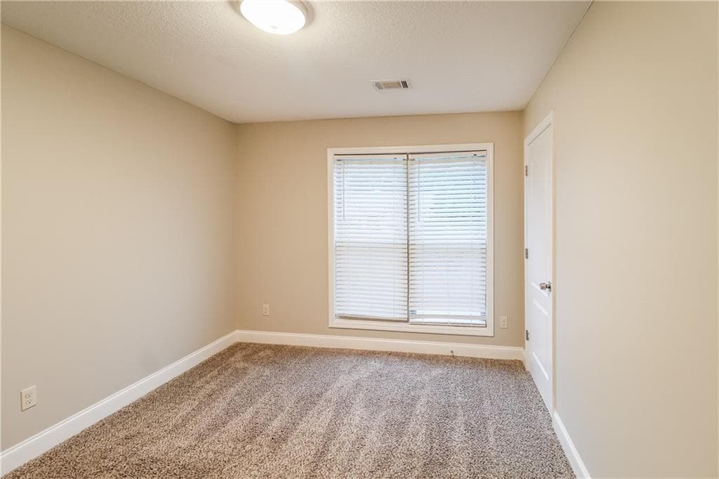 4 bedroom, 3 bathroom, 2,471 sq ft single family residence for rent at 1926 Paynes Point, Winder, GA 30680 for $2,100 a month — photo 8