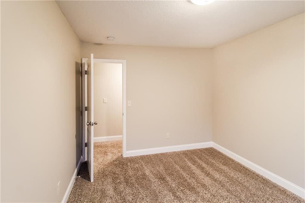 4 bedroom, 3 bathroom, 2,471 sq ft single family residence for rent at 1926 Paynes Point, Winder, GA 30680 for $2,100 a month — photo 9