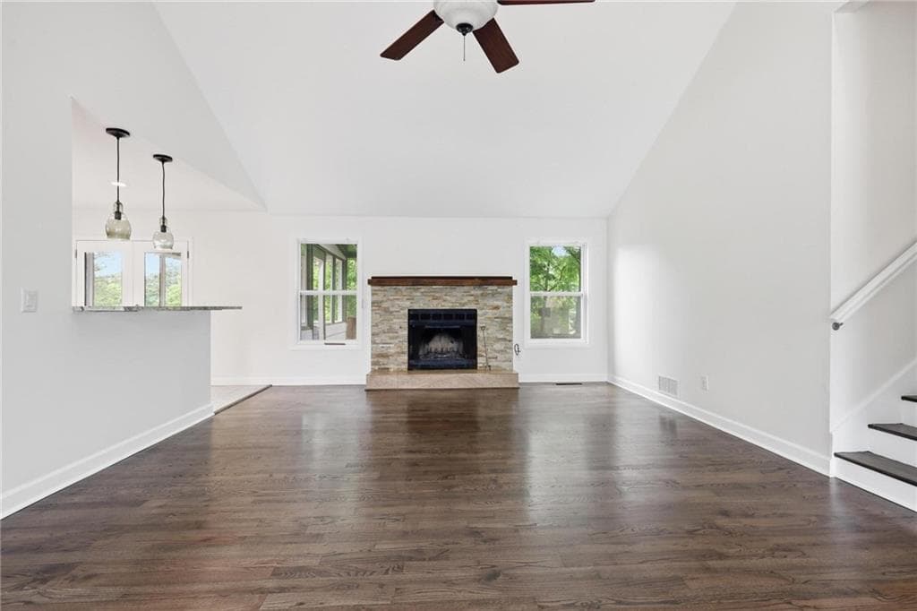 4 bedroom, 3 bathroom, 2,252 sq ft single family residence for sale at 5077 Ravenwood Drive, Marietta, GA 30066 — photo 2