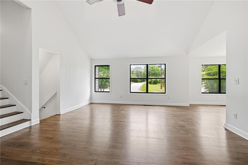 4 bedroom, 3 bathroom, 2,252 sq ft single family residence for sale at 5077 Ravenwood Drive, Marietta, GA 30066 — photo 3