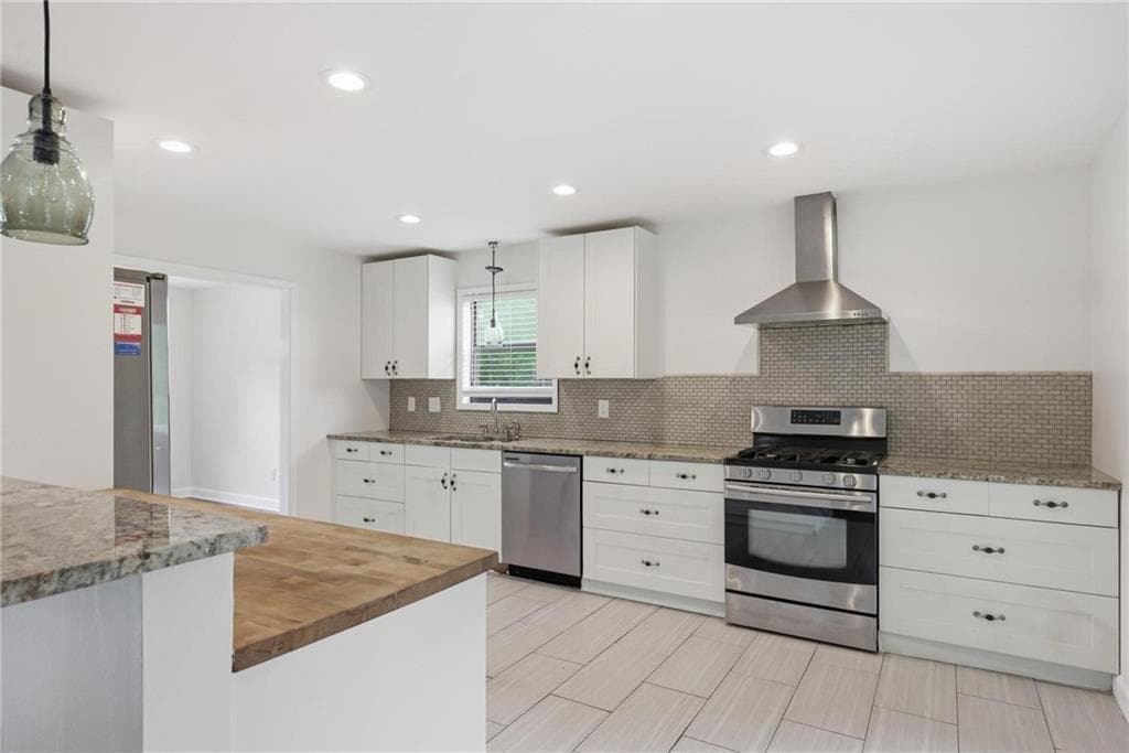 4 bedroom, 3 bathroom, 2,252 sq ft single family residence for sale at 5077 Ravenwood Drive, Marietta, GA 30066 — photo 6