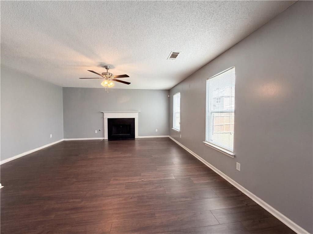 4 bedroom, 2 bathroom, 2,142 sq ft single family residence under contract at 4178 Winston Circle, Atlanta, GA 30349 — photo 3