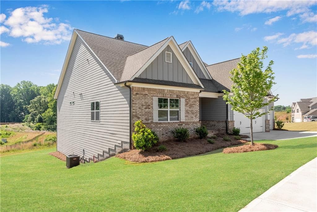 4 bedroom, 3 bathroom, 2,686 sq ft single family residence for sale at 120 Cherokee Rose Lane, Hoschton, GA 30548 — photo 2