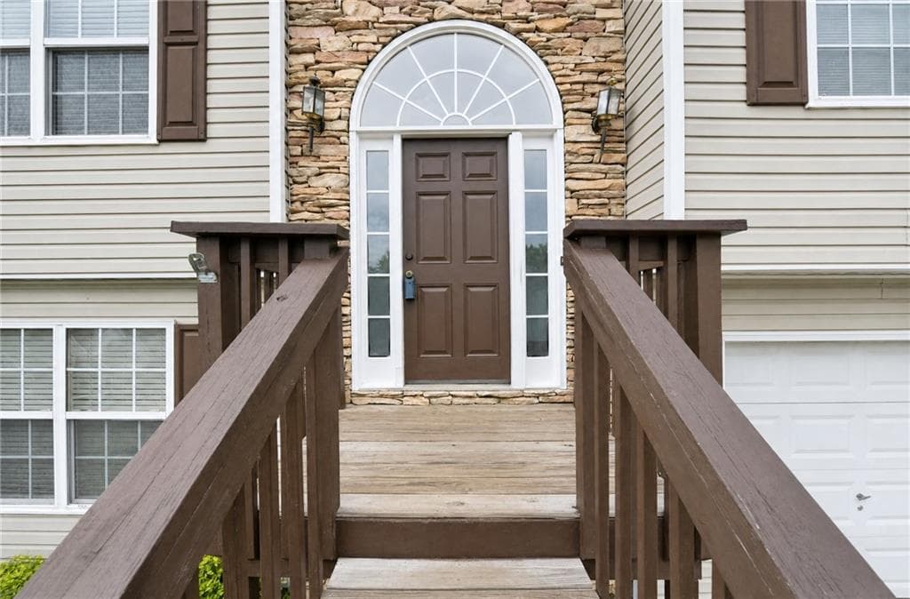 4 bedroom, 3 bathroom, 2,242 sq ft single family residence under contract at 912 Kendall Park Drive, Winder, GA 30680 — photo 3