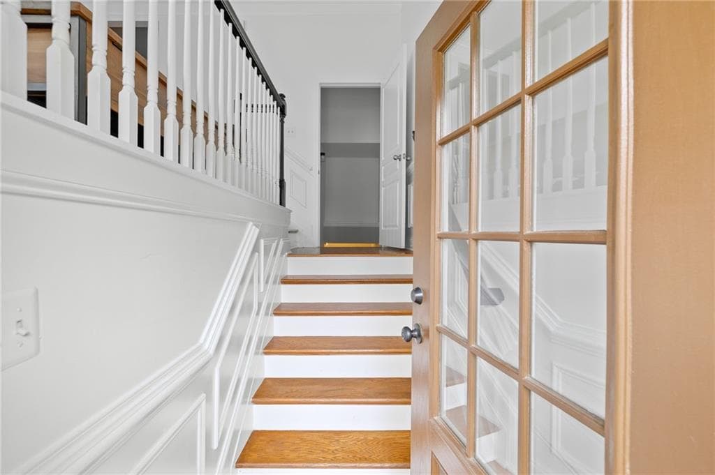 4 bedroom, 4 bathroom, 2,624 sq ft townhouse for sale at 9009 Woodland Trail, Alpharetta, GA 30009 — photo 3